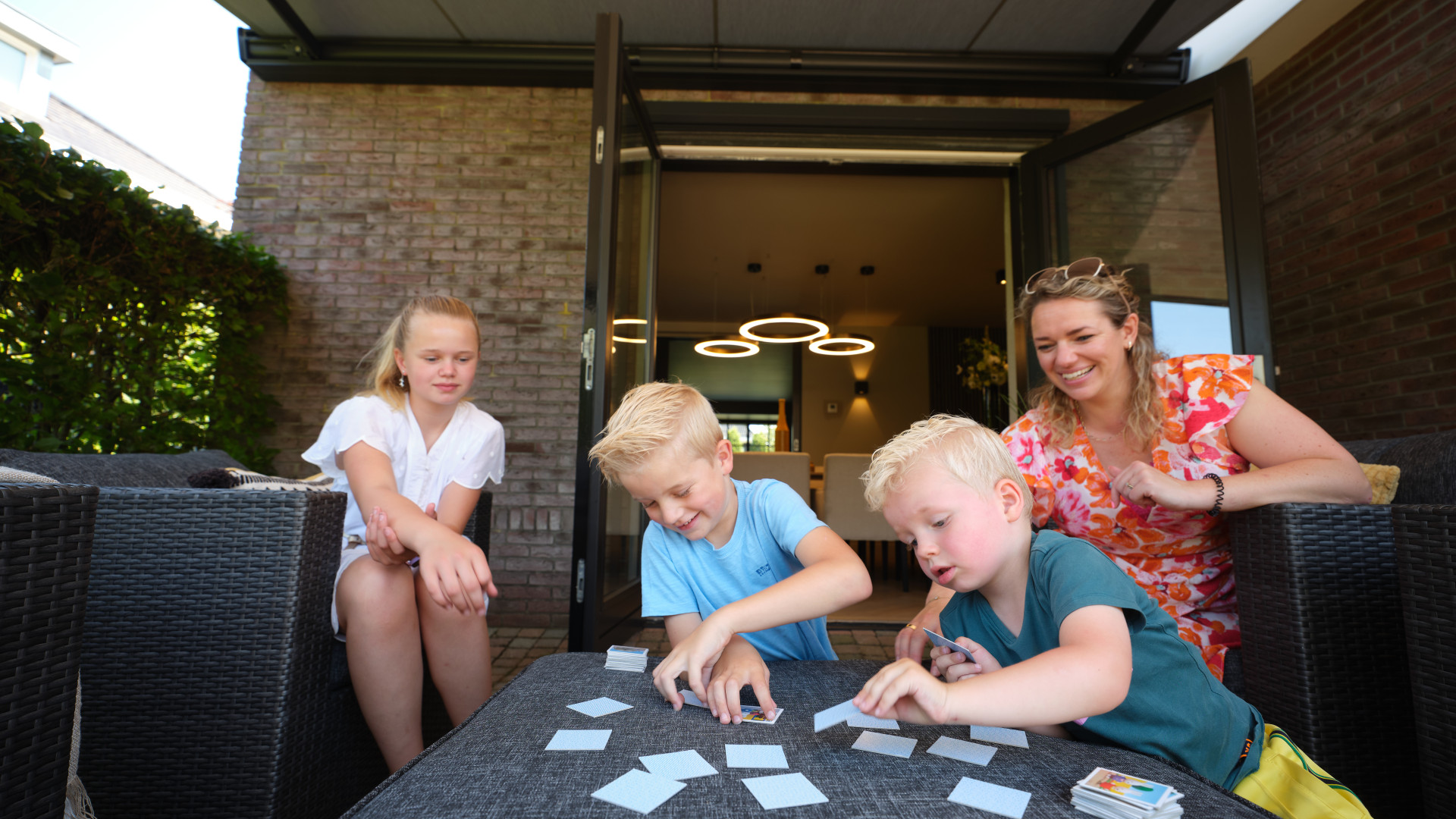 Wat is het voordeel van een knikarmscherm?